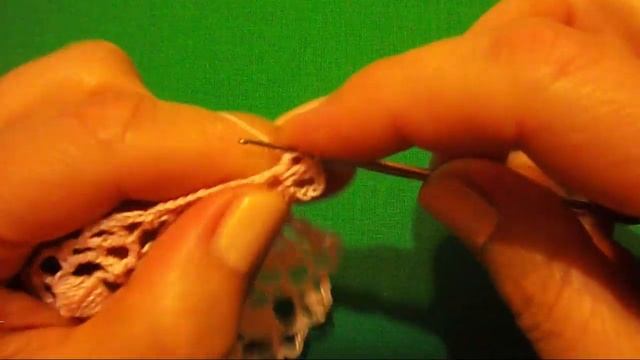 КРАСИВАЯ САЛФЕТКА КРЮЧКОМ С ЯГОДАМИ. ЧАСТЬ 1 смотреть онлайн