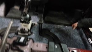 Находим воду под полом (снимаем пол на Vesta. шумоизоляция часть 4)