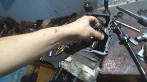 Разбираю коробку от ЗАЗ 968 М.Запорожец.Сколько можно заработать на металле?Обзор КПП.