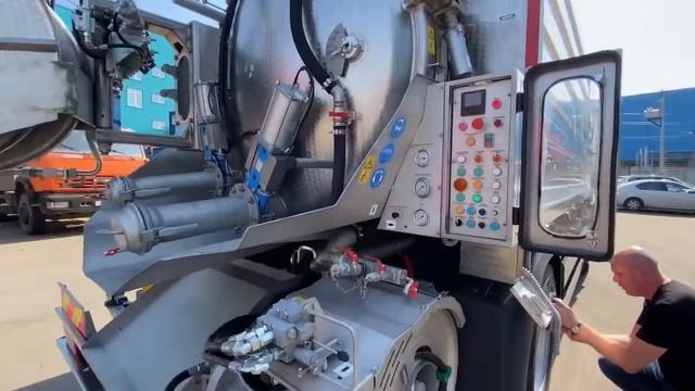 Комбинированная машина (илосос) JUROP KOMBI 2000 смотреть онлайн