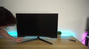 Samsung Odyssey G5 32 Inch Gaming Monitor Unboxing