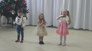 Села птичка на ветку
Детская песенка