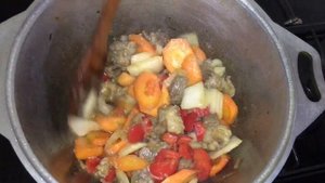 Шурпа с зажаркой из говядины и овощей. МЯСО ТАЕТ ВО РТУ. Soup with fried beef and vegetables.