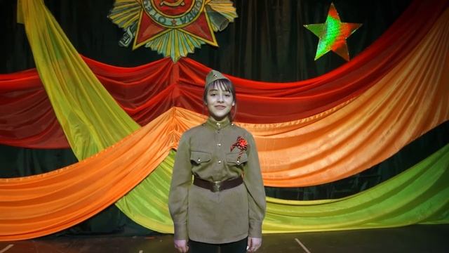 Ксения Анточ стихотворение Яна Бруштейна "А бабушка сушила сухари..." смотреть онлайн