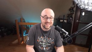 Meike 8mm f2.8 for MFT the best lens for YouTube?