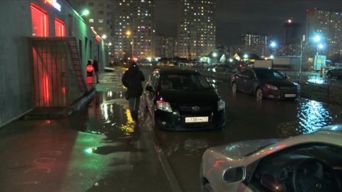 Синоптики предупредили москвичей о январских грозах и ледяных дождях