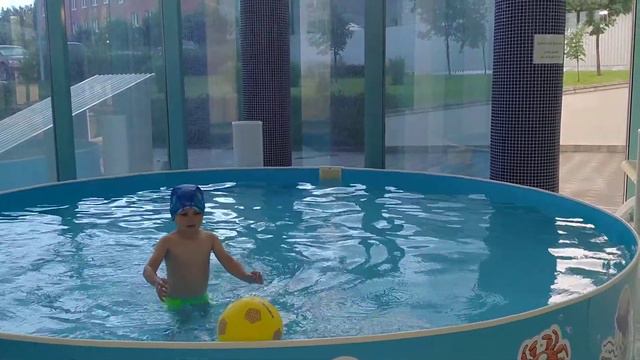 Санаторий Русь Ессентуки, бассейн, июнь 2021(4) смотреть онлайн