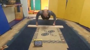 Наибольшее кол-во отжимания на кулаках за минуту | Рекорд Гиннеса по отжиманию? | Пиши в комментари