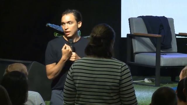 Когда тяжелые отношения с родителями. Разбор с Петром Осиповым | Бизнес Молодость смотреть онлайн