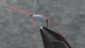 Летняя омулевая мушка для ловли с лодки