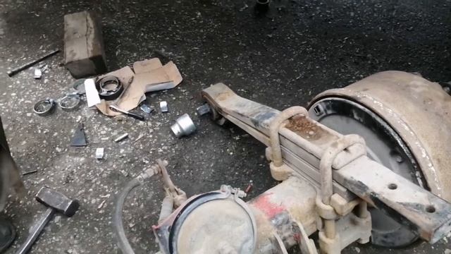 Ремонт прицепа. Снимаем ось смотреть онлайн