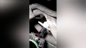 знімаємо та перевіряємо клапан ЕГР на гольф 5 1.4 бензин.