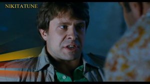 мужика ударили между ног