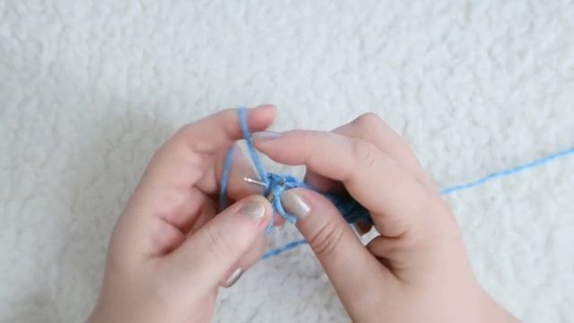 Как красиво начать вязание спицами. Красивый край изделия.