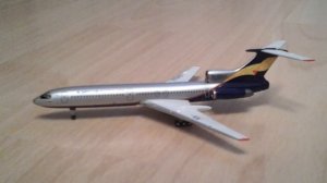 Модель самолёта ТУ-154М Донавиа 1/400.