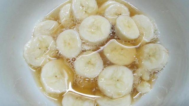 Фруктовый десерт из банана с печеньем