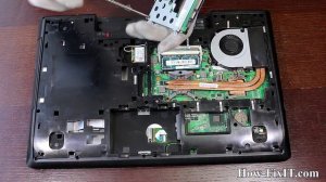 How to upgrade RAM and SSD / Hard Drive in Lenovo G700, G710
