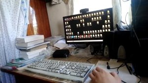 Дедушка с мощным компьютером.