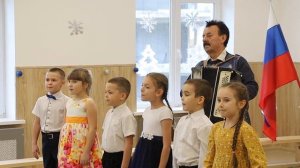 Красный мяч, синий мяч, куклы-медвежата, Детский сад - Детский сад любят все ребята!