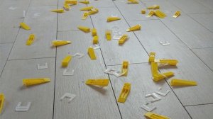 Почему отпадает плитка? 12 ошибок при укладке