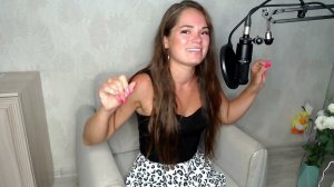 Julia Milows is Singing popular songs in stream on Trovo and Twitch