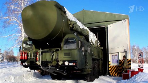 В Барнаульском ракетном соединении на маршруты бое...ания вывели автономные пусковые установки "Ярс"