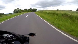 Yamaha r6 vs Honda CBR 650f!! MARIOKART Motorbikerace!