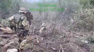 Наш солдат во время обхода наступил на мину лепесток.