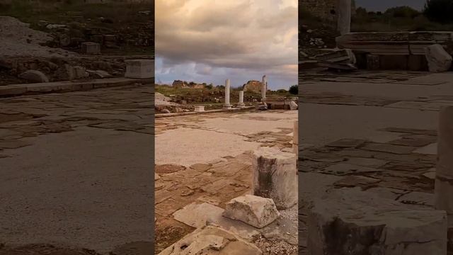 Руины древнего греко-римского города в Сиде ? Турция??Ruins of the ancient Greco-Roman city?Turkey?