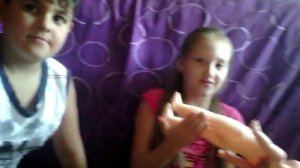 поцелуй с куклой