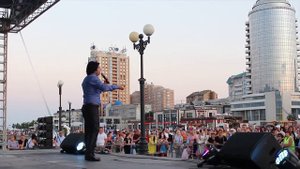 🎤 Ignacio Gomez Urra, interpreta "Luna Tu" en #Vivo en Concierto Masivo en Rusia 🎼Canción Romántica