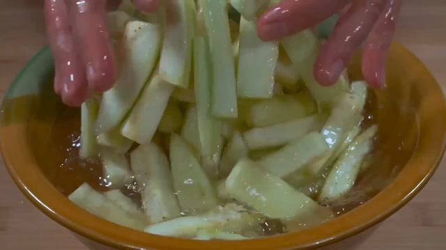 家常炒茄子簡直太香了，不油炸不水煮，做法簡單，和肉一樣好吃 #家常菜 #烹飪 #炒菜 #美食 #茄子 #美味 #健康 #cooking #delicious #eggplant #health смотреть онлайн