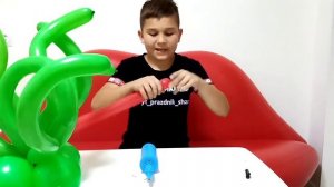 Как сделать рыбку в водорослях из воздушных шаров.