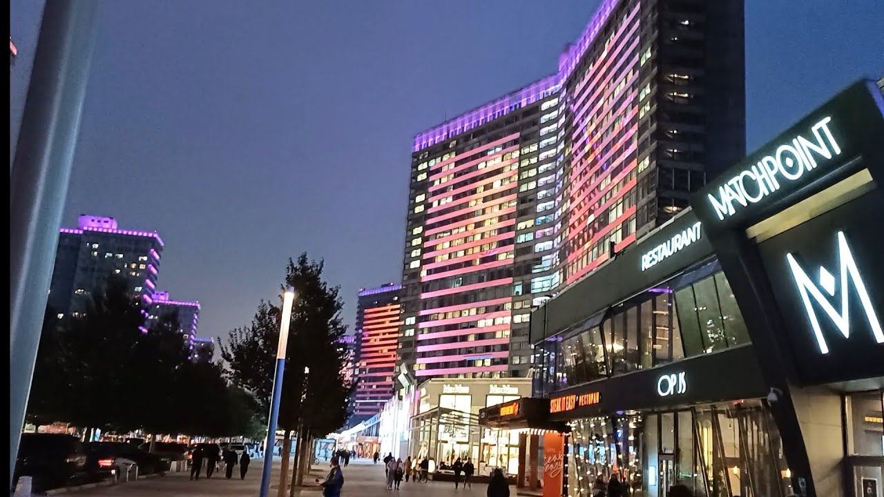 Москва, Новый Арбат, чуть головы не свернули от такой красоты!!! смотреть онлайн