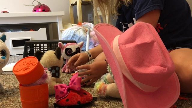 The Trick or Treat/Monkey Barrel Quest смотреть онлайн