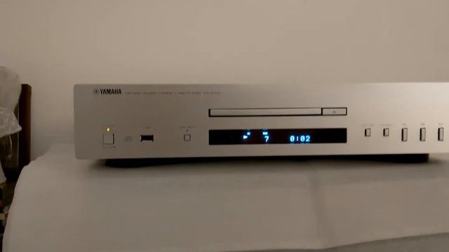 SD плеер Yamaha CD 700 смотреть онлайн