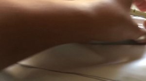 Проклейка швов лентой на мембранной куртке.