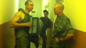 Солдат поет,служба идет!супер татарская песня!