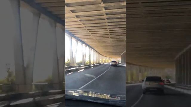 Ласпинский перевал.  Автомобильный тоннель в скале.  Крым.