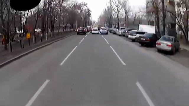 Алматы. Парковка елочкой Машина без номеров 20150227 1637 смотреть онлайн