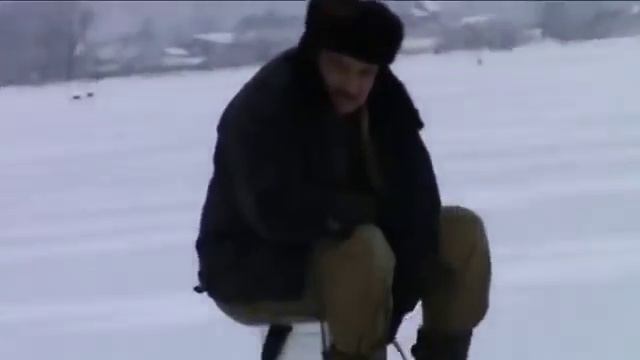 Ловля леща и карпа зимой Как правильно ловить карпа и леща Секреты ловли смотреть онлайн