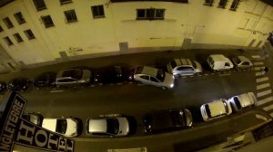 Как паркуются в Париже (Франция) - How to park a car in Paris (France)