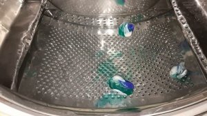 Experiment - Ariel vs Persil - in a Washing Machine - Foam