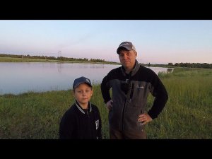 Рыбалка с сыном, ловим щуку на пруду
