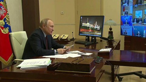Владимир Путин: решение социальных, экономических,...е всегда было и остается приоритетом для России