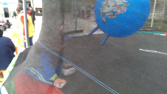 Явче на батут смотреть онлайн