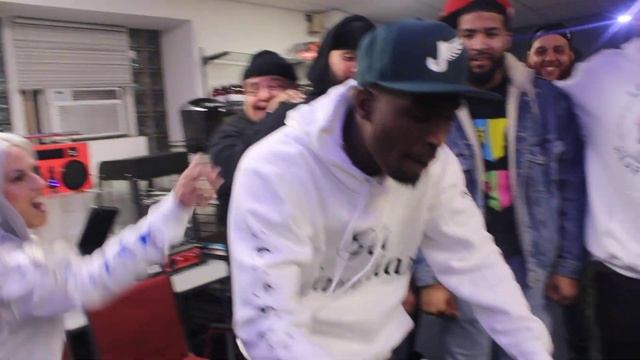 J-BIRD VS BIGG SOS PART 3 PXBEATS LET ME HEAR SOMTHIN BCRL смотреть онлайн