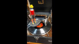 Граммофон с чечеточником