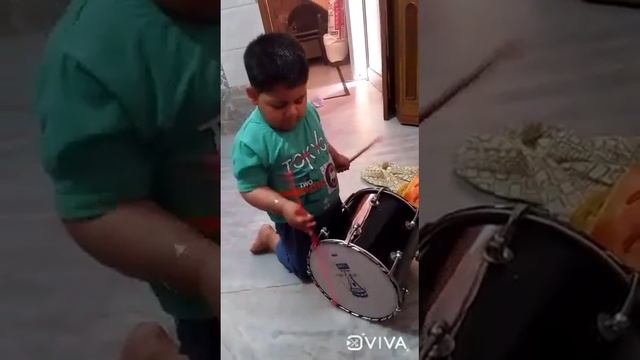 My First Dhol captured Video😍🥁| by 3 year boy👶| bangra tune after few second #dhol #bhangra #bangra