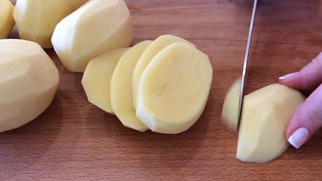 Очень Сочная Куриная Грудка в Духовке с Картофелем и Специями! смотреть онлайн